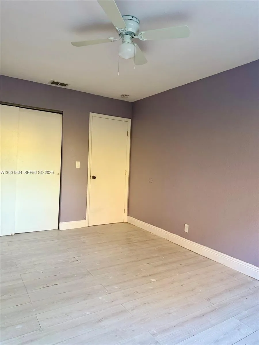 906 SW 74th Ave North Lauderdale, FL 33068