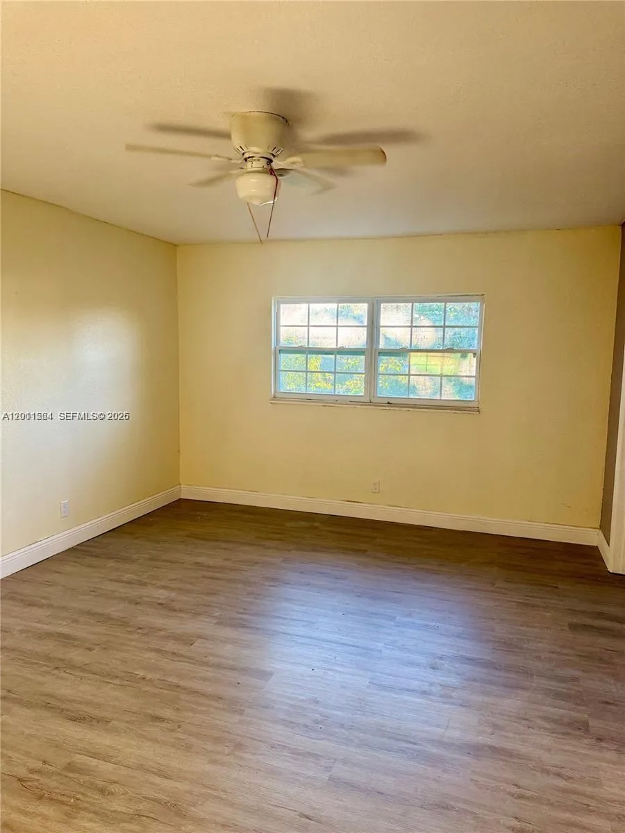 906 SW 74th Ave North Lauderdale, FL 33068