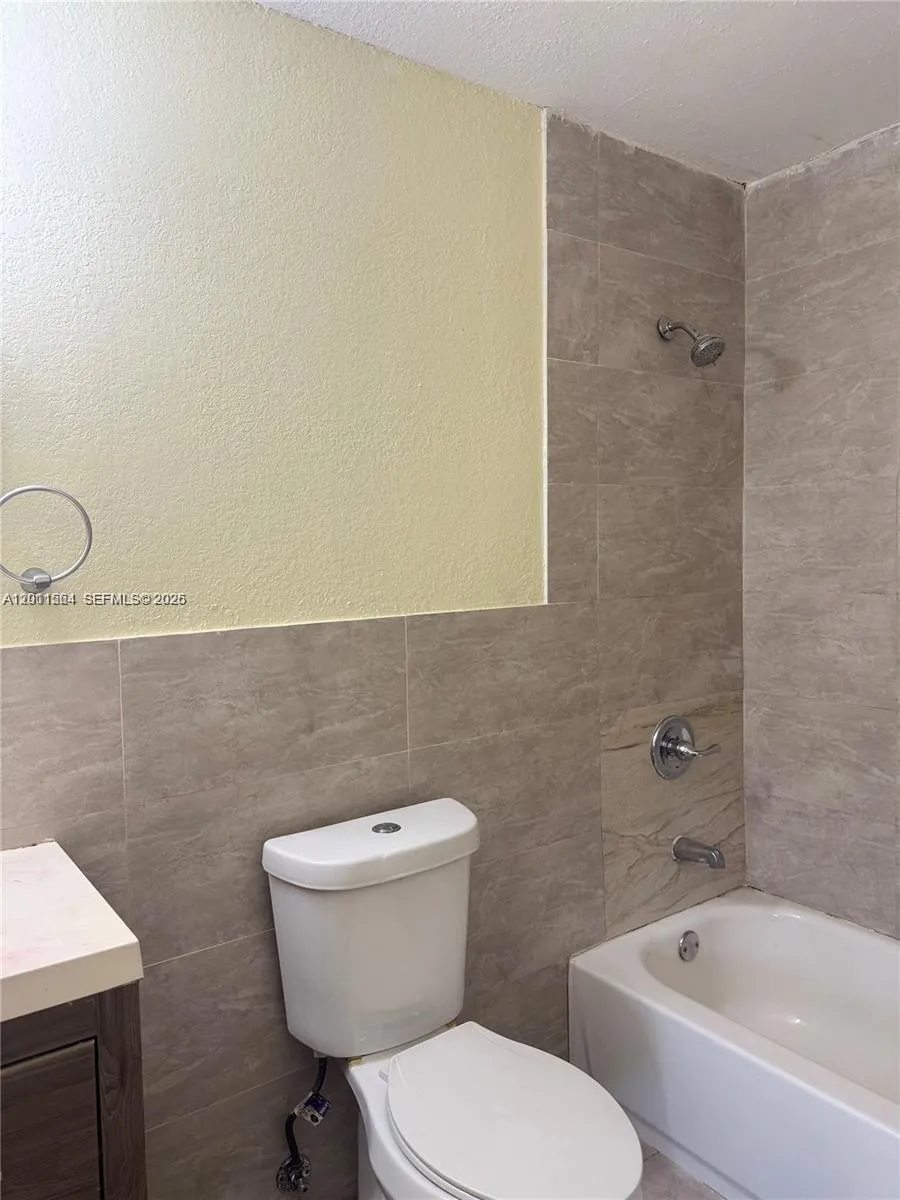 906 SW 74th Ave North Lauderdale, FL 33068