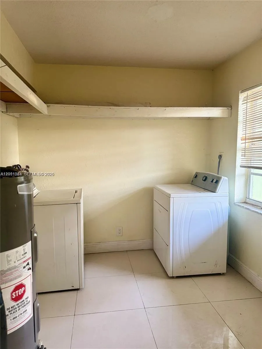 906 SW 74th Ave North Lauderdale, FL 33068