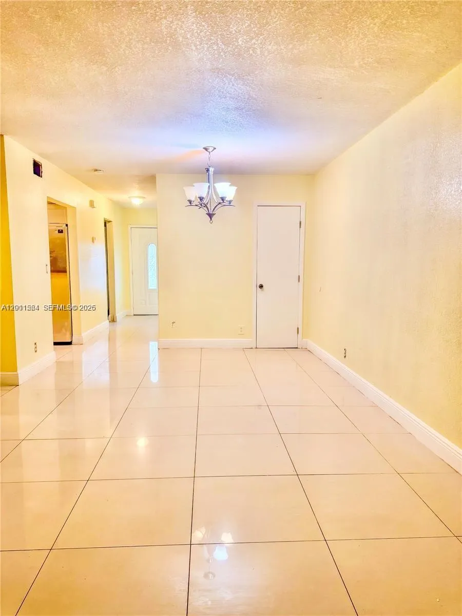 906 SW 74th Ave North Lauderdale, FL 33068