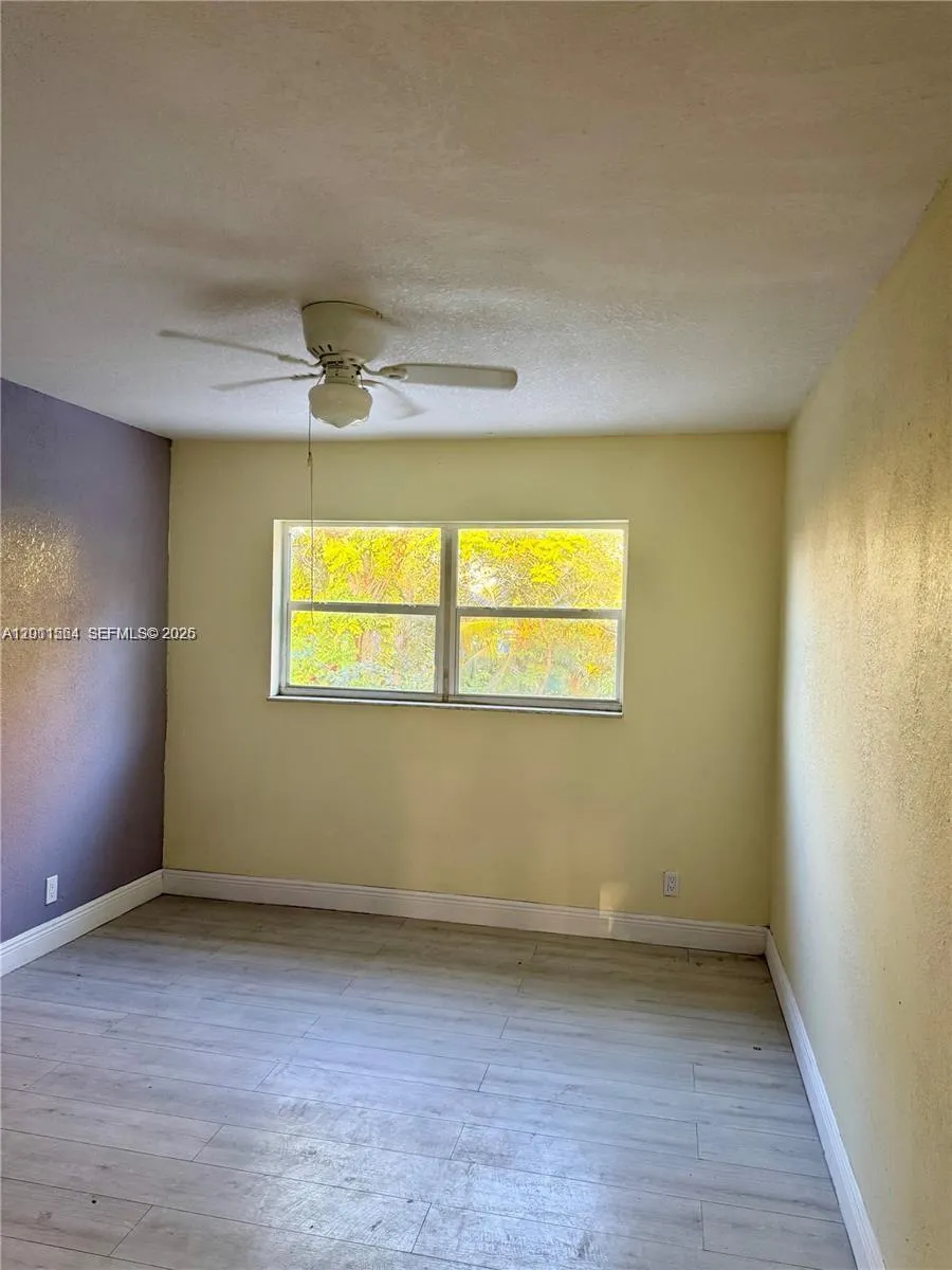 906 SW 74th Ave North Lauderdale, FL 33068