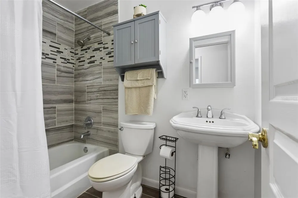 8303 TEMPLE PARK DRIVE Tampa, FL 33637