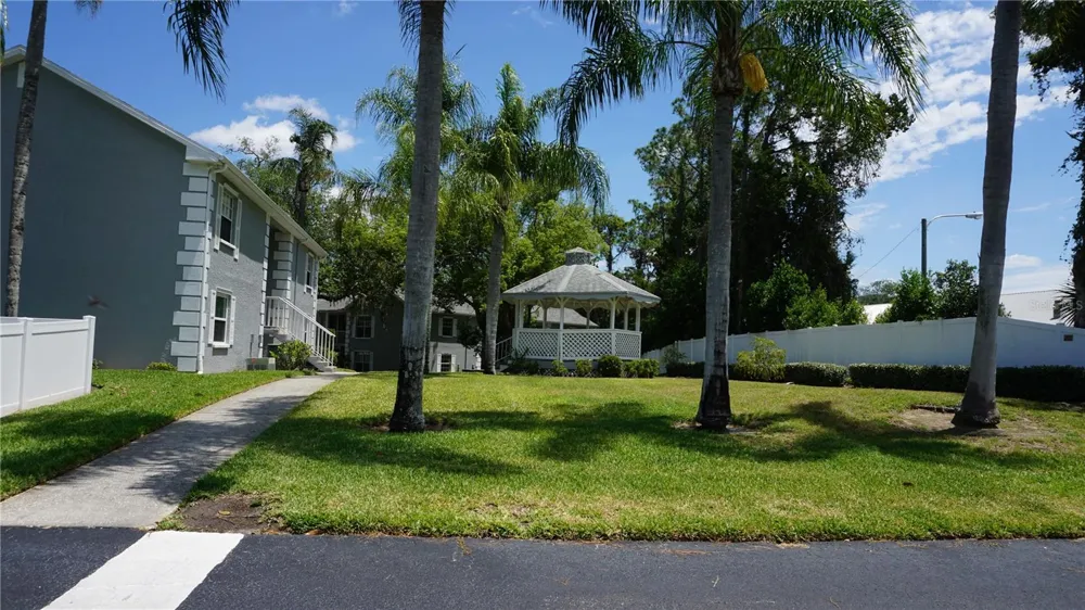 7713 HILLSIDE COURT #203 Hudson, FL 34667