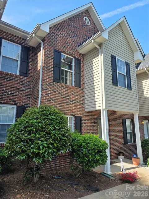 2240 15th Avenue NE #104