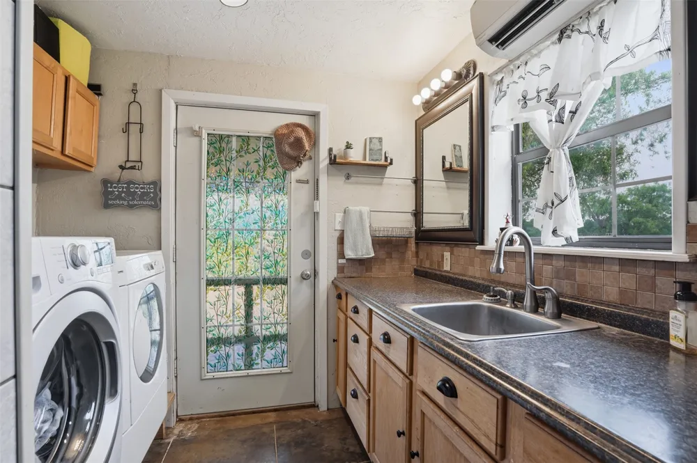 2182 Sunflower Road Paradise, TX 76073