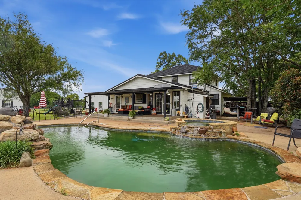 2182 Sunflower Road Paradise, TX 76073