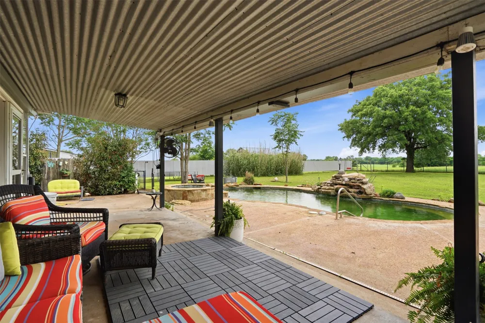2182 Sunflower Road Paradise, TX 76073