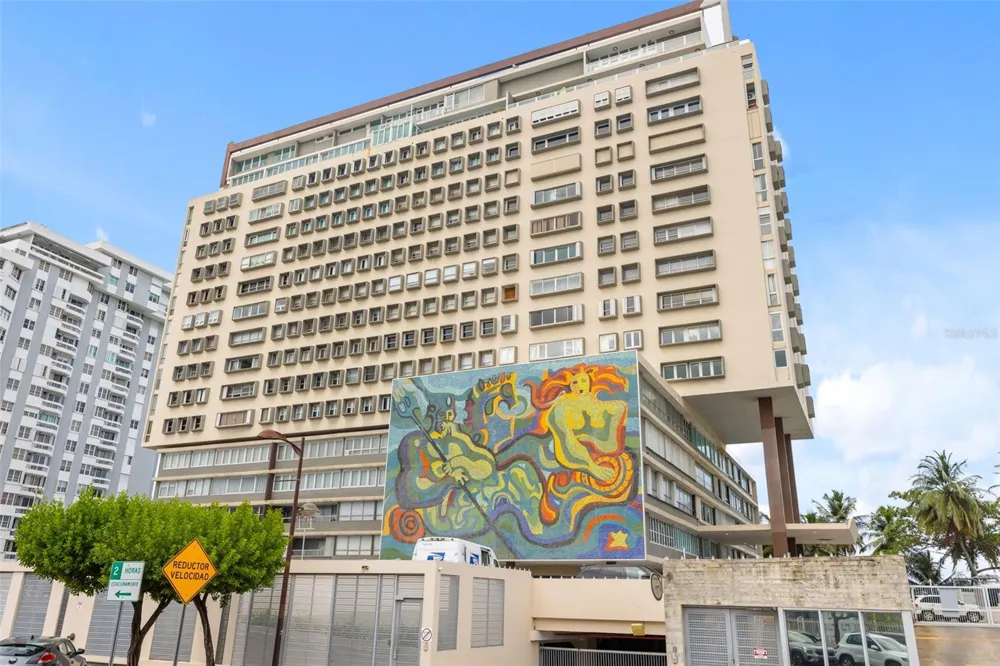 3307 AVE ISLA VERDE #PH Carolina, PR 00979