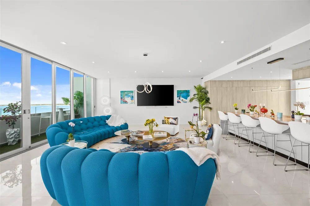 3307 AVE ISLA VERDE #PH Carolina, PR 00979