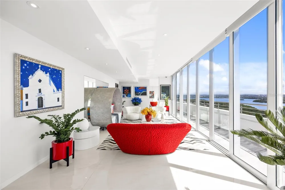 3307 AVE ISLA VERDE #PH Carolina, PR 00979
