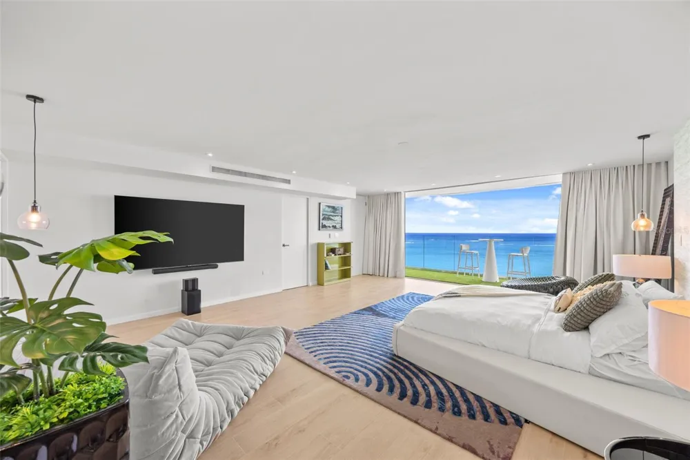 3307 AVE ISLA VERDE #PH Carolina, PR 00979