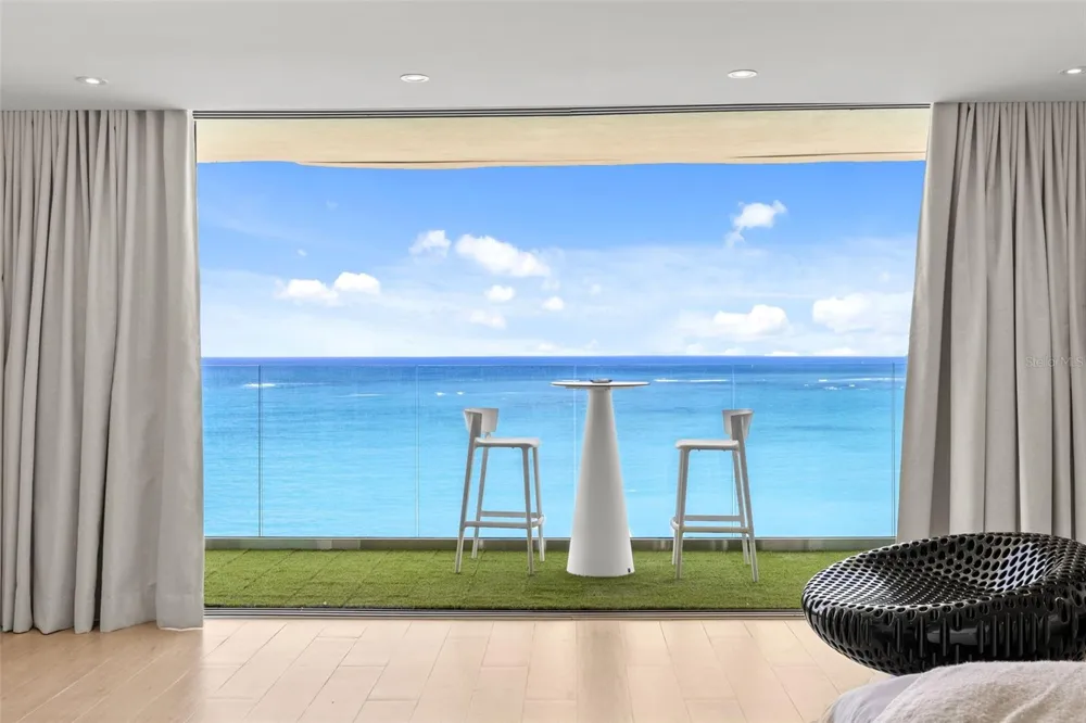 3307 AVE ISLA VERDE #PH Carolina, PR 00979