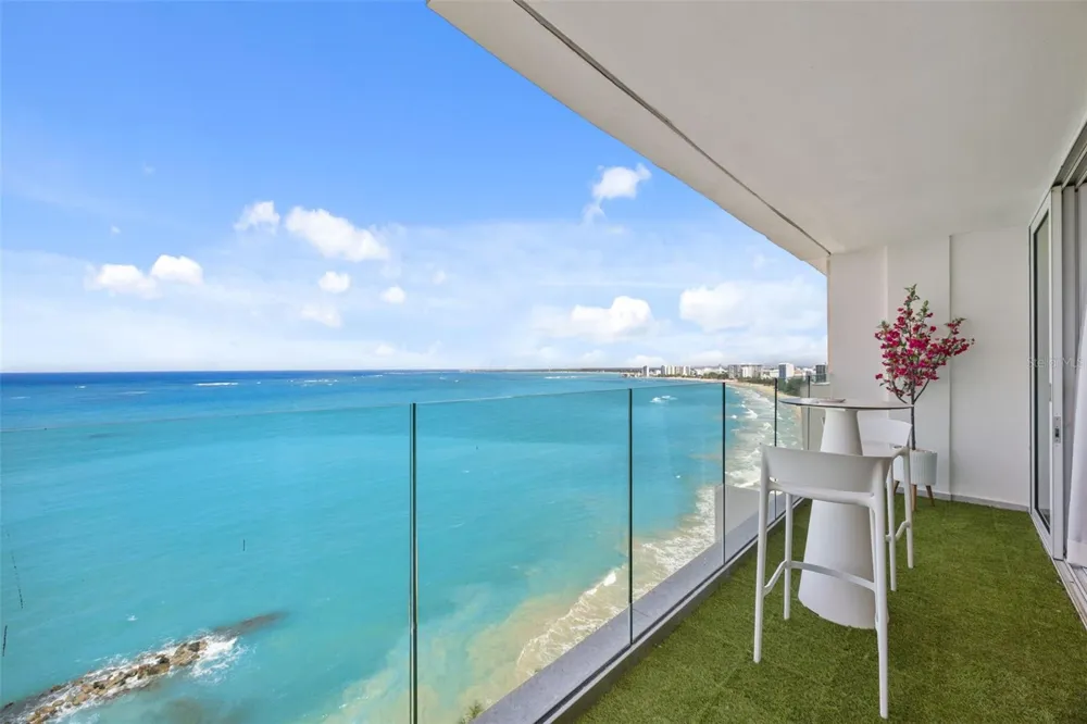 3307 AVE ISLA VERDE #PH Carolina, PR 00979