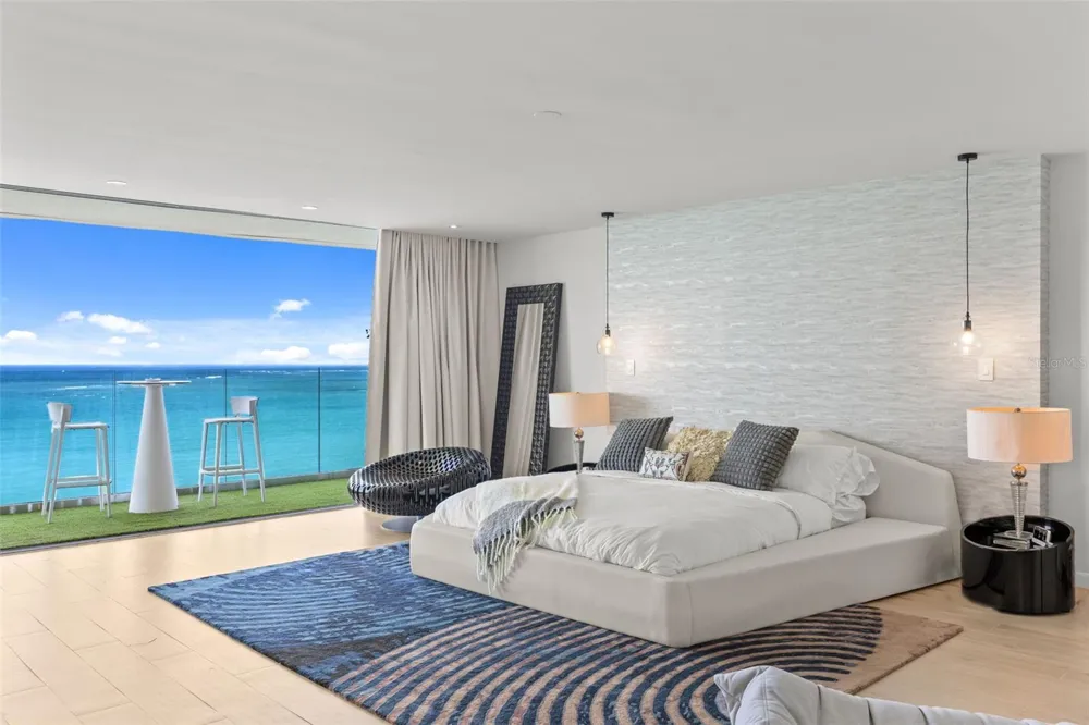 3307 AVE ISLA VERDE #PH Carolina, PR 00979