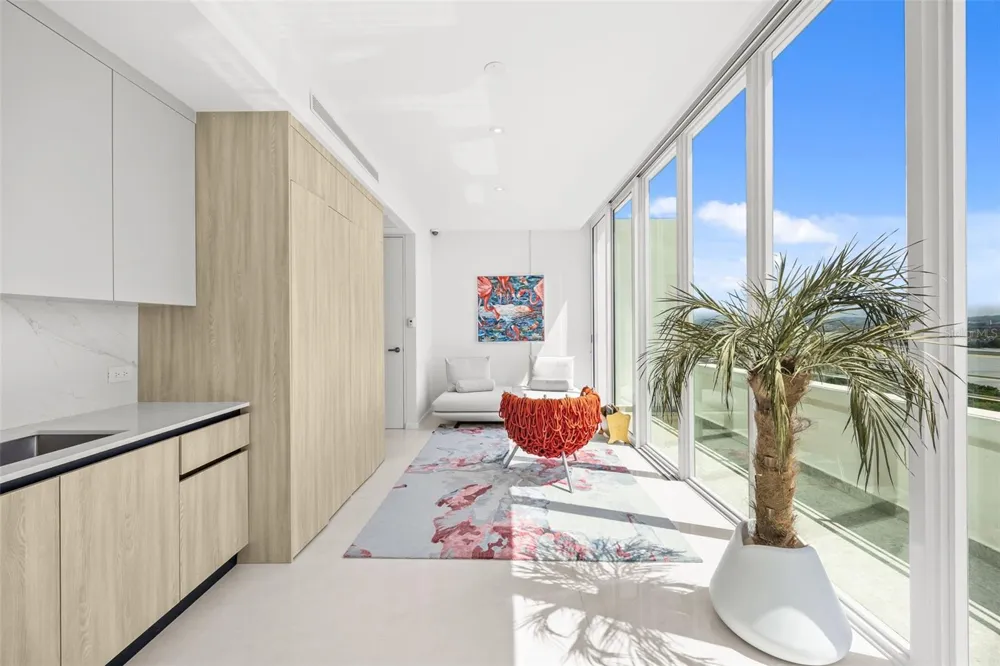 3307 AVE ISLA VERDE #PH Carolina, PR 00979