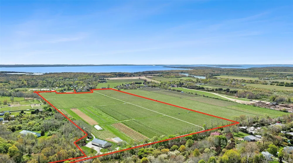 46975 Main Road Southold, NY 11971