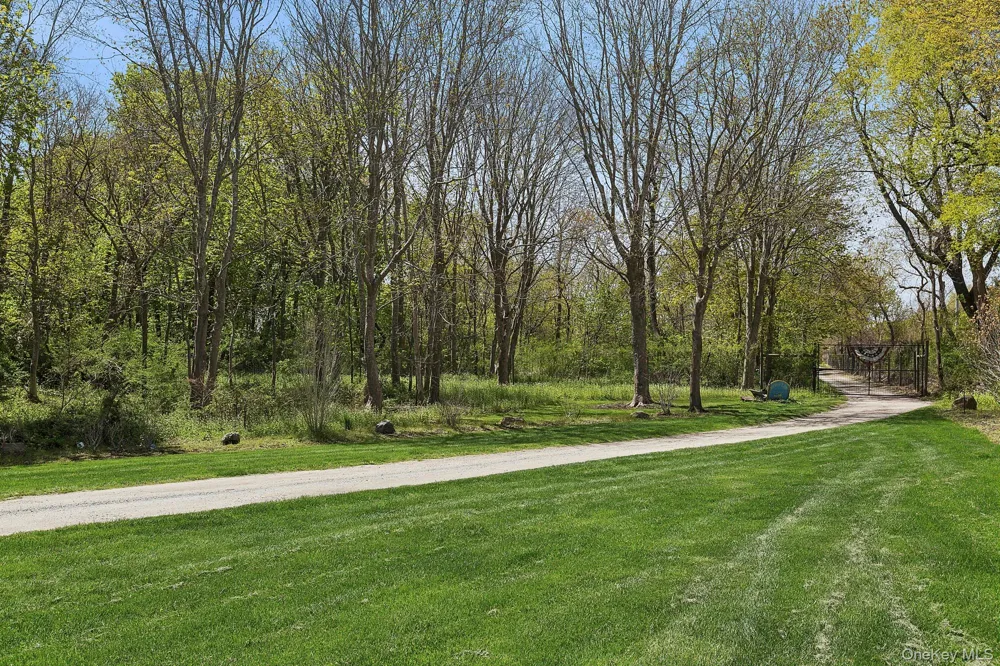 46975 Main Road Southold, NY 11971