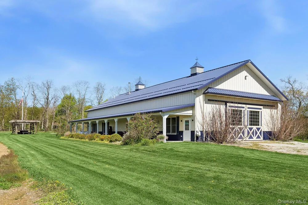 46975 Main Road Southold, NY 11971