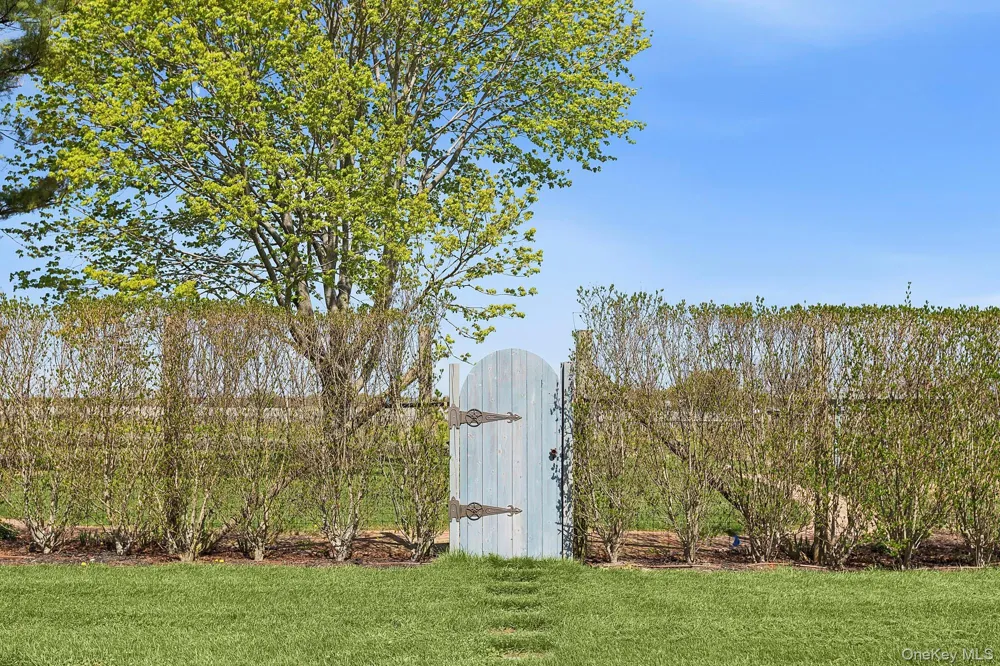 46975 Main Road Southold, NY 11971