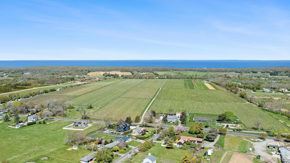 46975 Main Road Southold, NY 11971