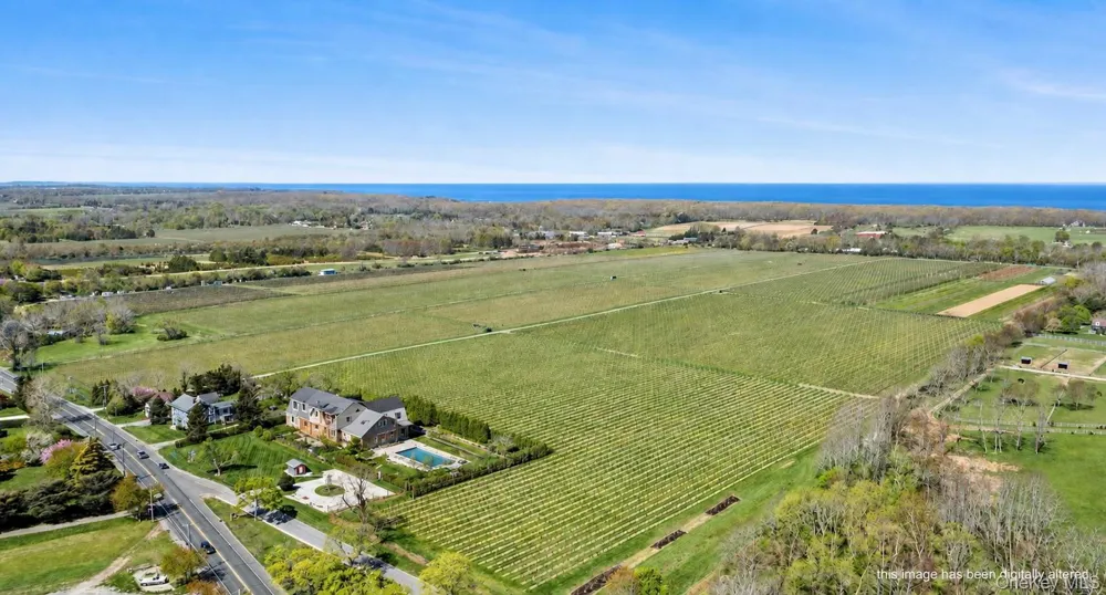 46975 Main Road Southold, NY 11971