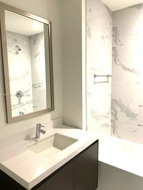 851 NE 1st Ave #2110 Miami, FL 33132