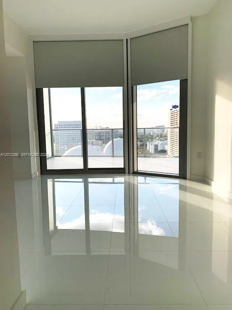 851 NE 1st Ave #2110 Miami, FL 33132