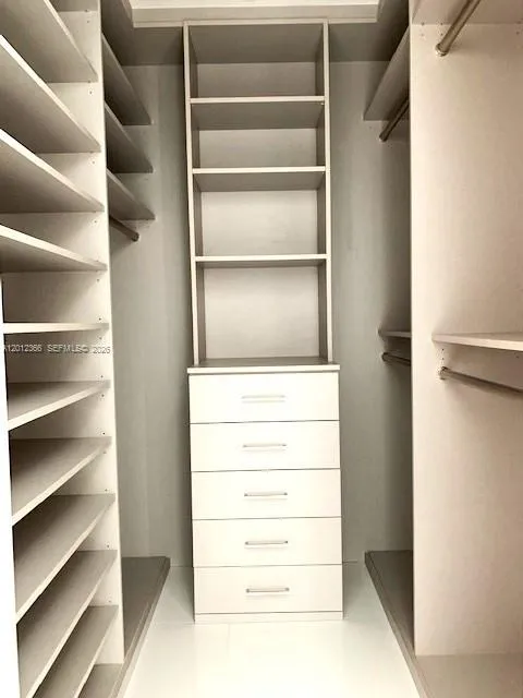 851 NE 1st Ave #2110 Miami, FL 33132