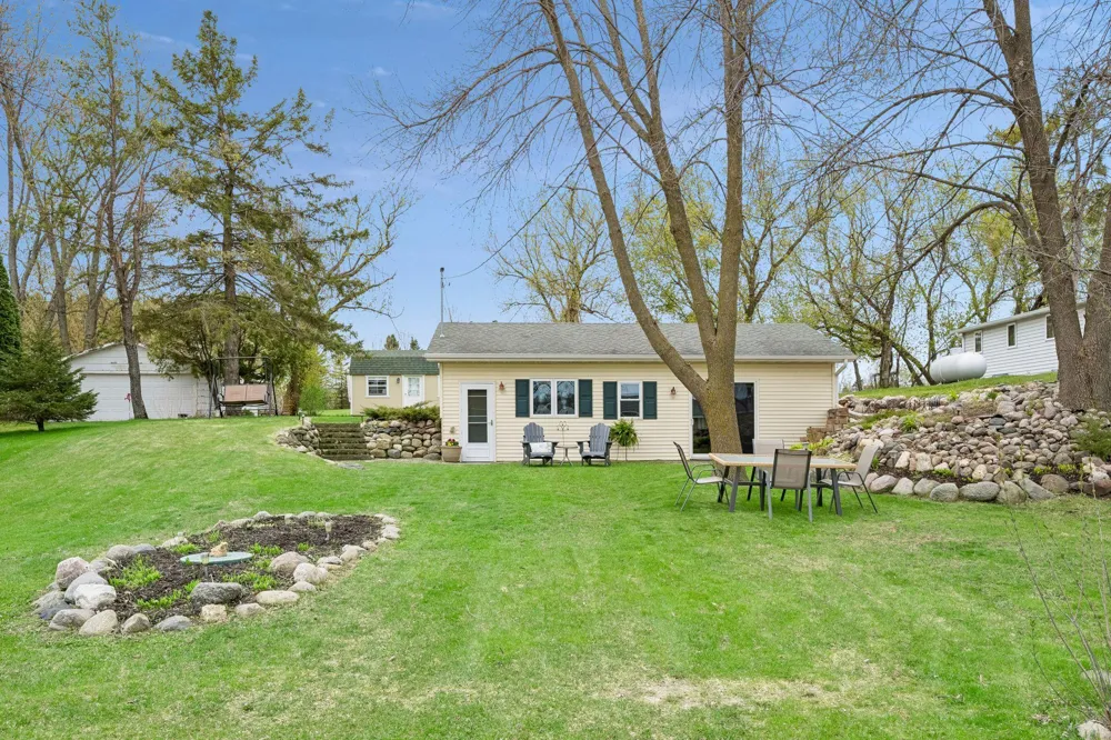 3677 Norris Avenue NW Annandale, MN 55302