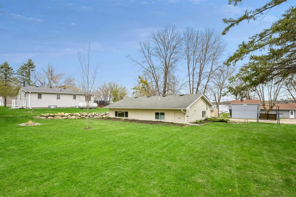 3677 Norris Avenue NW Annandale, MN 55302
