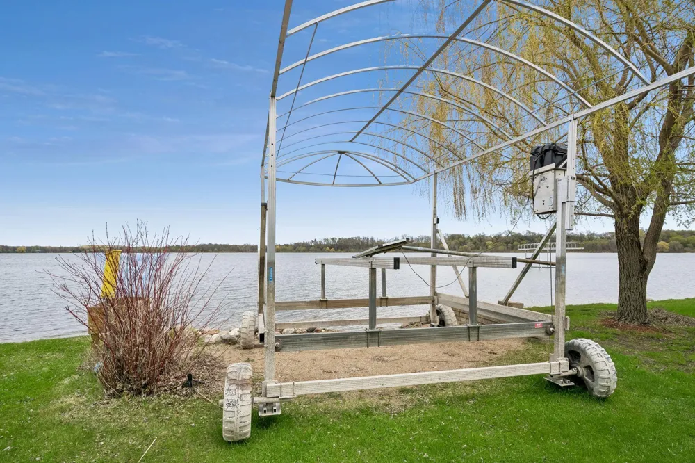 3677 Norris Avenue NW Annandale, MN 55302