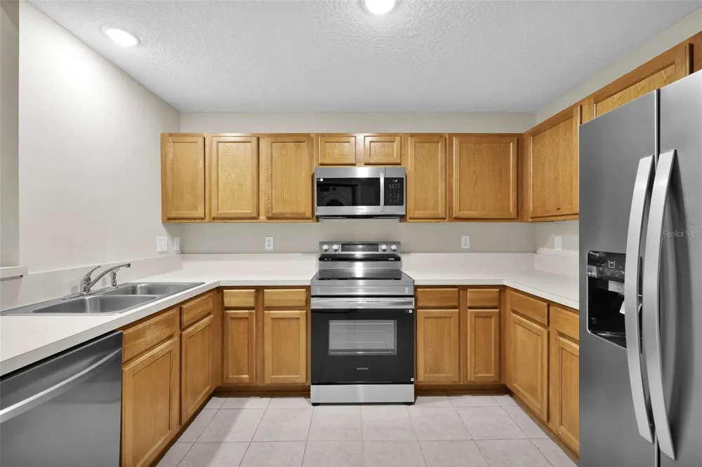 6111 MAGGIES CIRCLE #110 Jacksonville, FL 32244