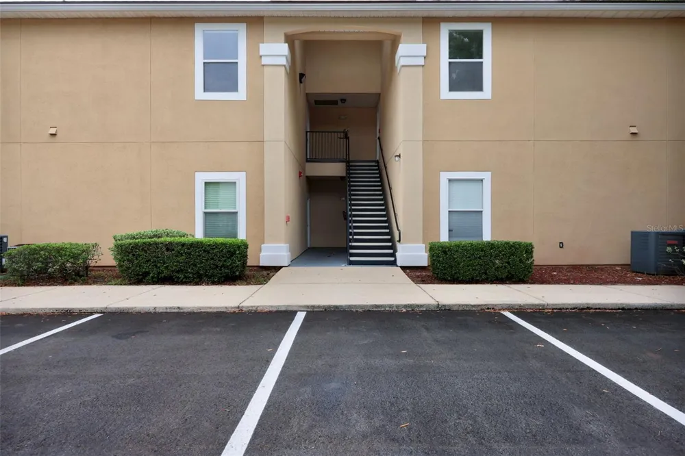 6111 MAGGIES CIRCLE #110 Jacksonville, FL 32244