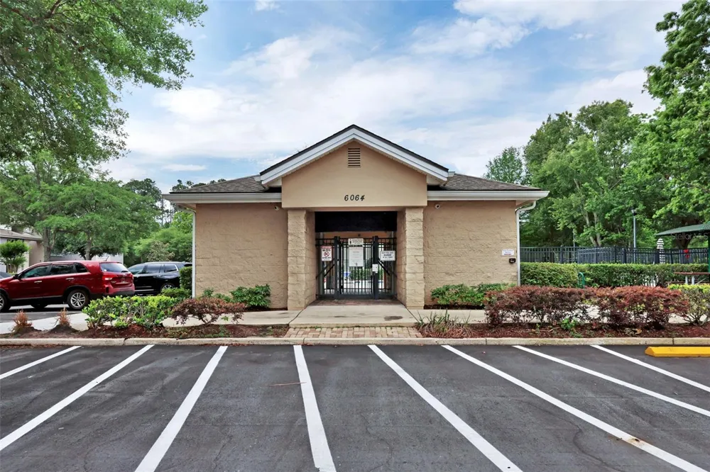 6111 MAGGIES CIRCLE #110 Jacksonville, FL 32244