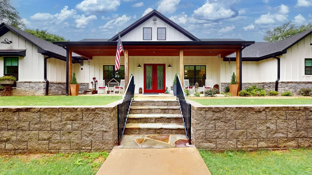 805 County Road 3802 Bullard, TX 75757