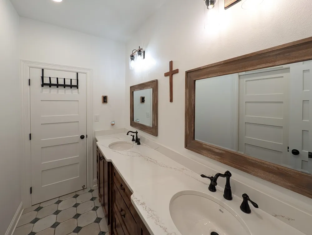 805 County Road 3802 Bullard, TX 75757