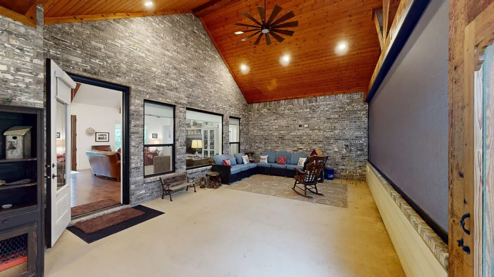 805 County Road 3802 Bullard, TX 75757