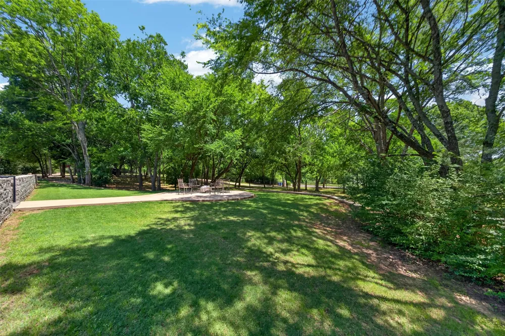 805 County Road 3802 Bullard, TX 75757