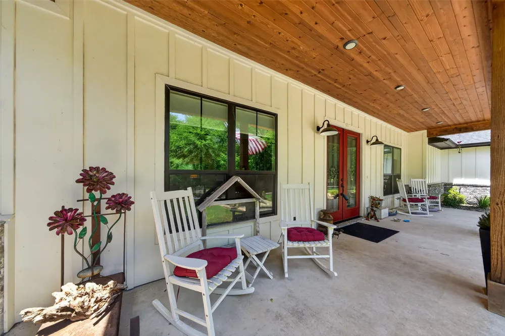 805 County Road 3802 Bullard, TX 75757