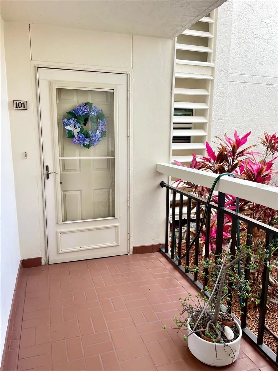 7893 SAILBOAT KEY BOULEVARD S #101 South Pasadena, FL 33707