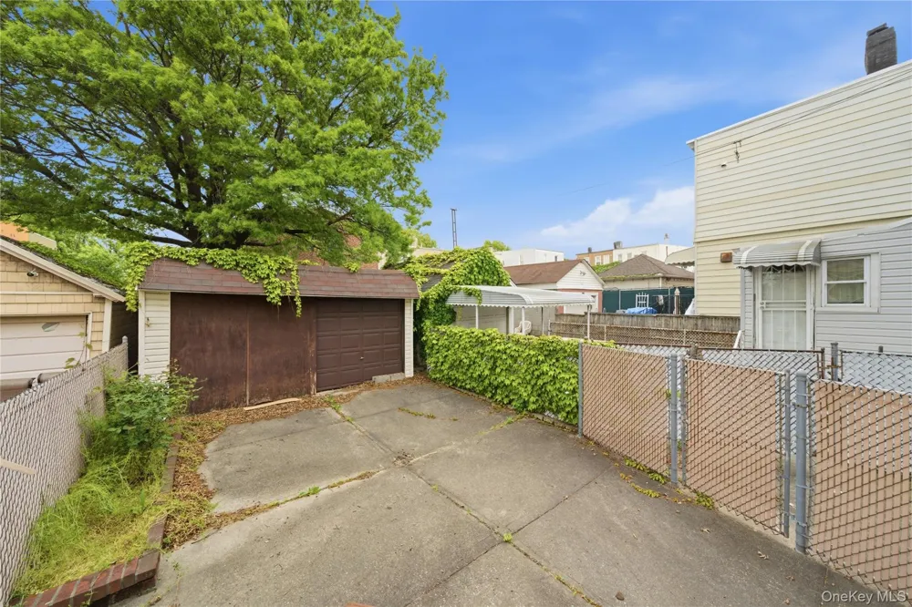 6661 74th Street Middle Village, NY 11379