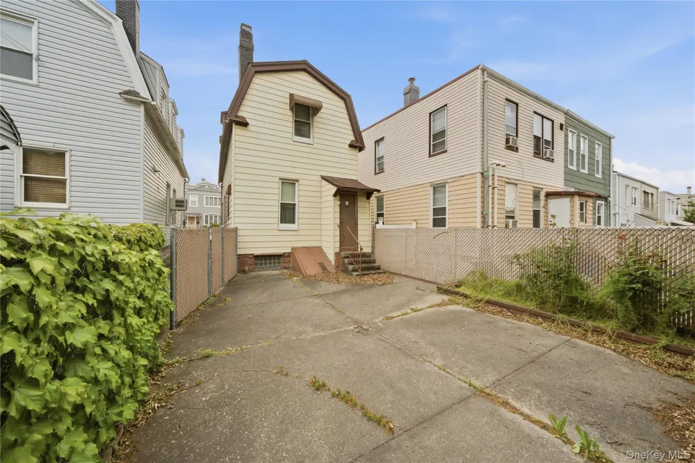 6661 74th Street Middle Village, NY 11379