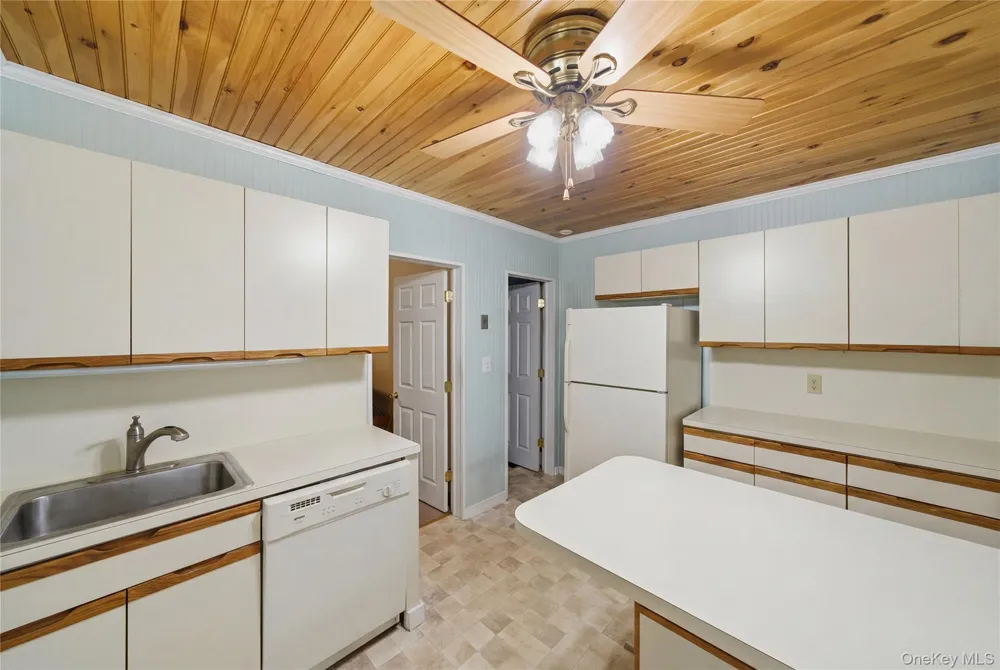 6661 74th Street Middle Village, NY 11379