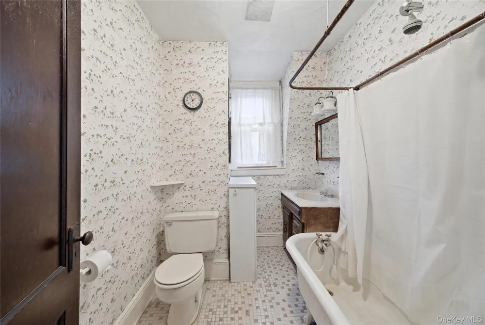 6661 74th Street Middle Village, NY 11379
