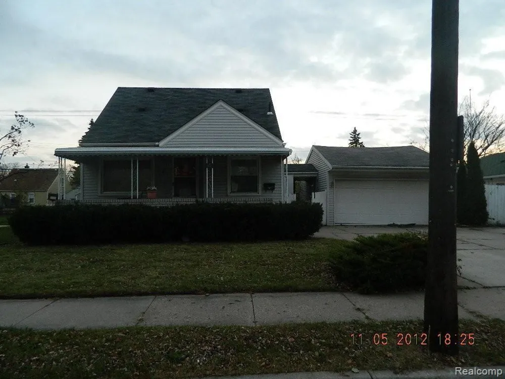 637 Park Avenue Lincoln Park, MI 48146