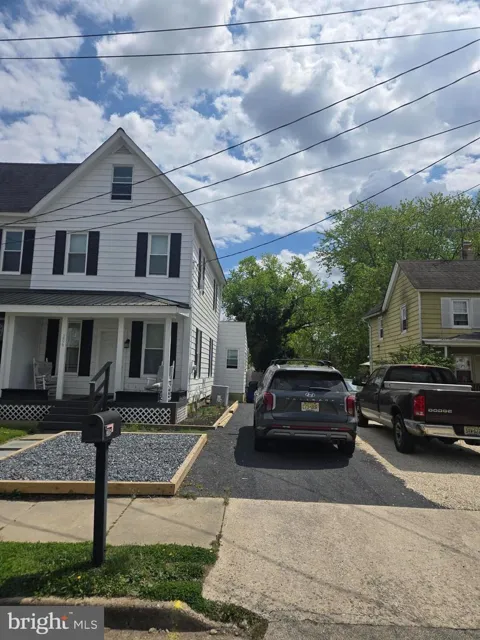 206 BROAD STREET