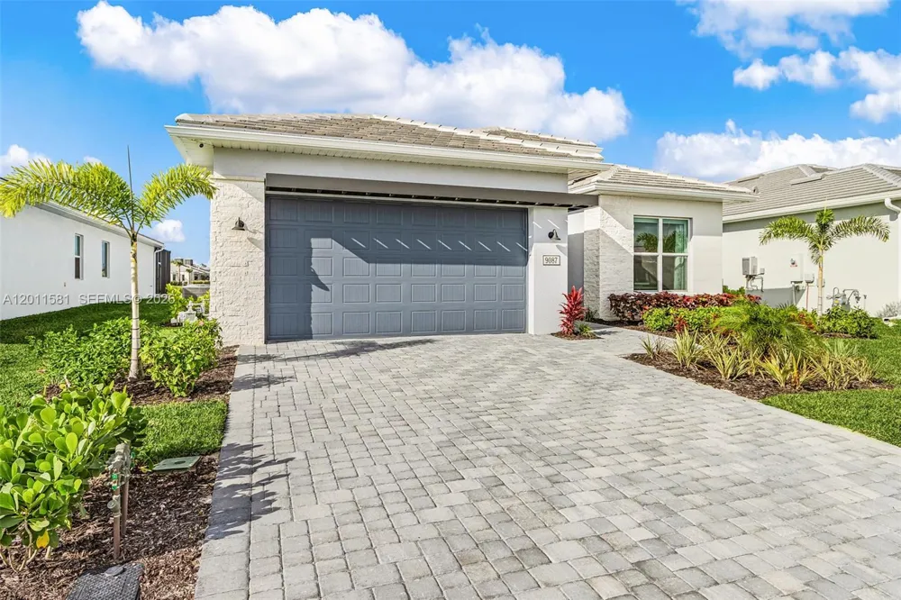 9087 Kite Ln Naples, FL 34114