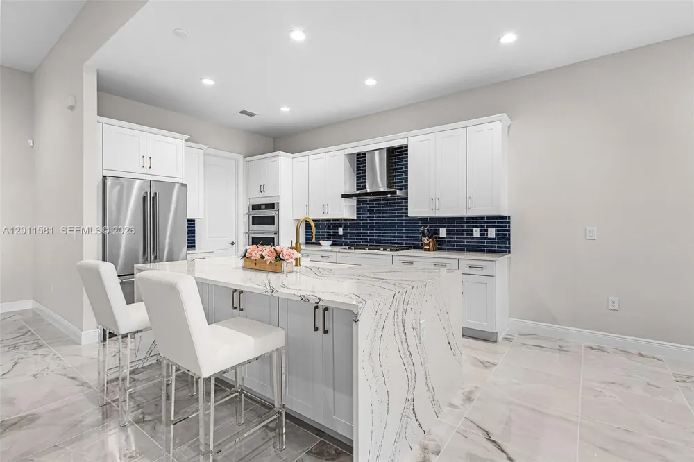 9087 Kite Ln Naples, FL 34114