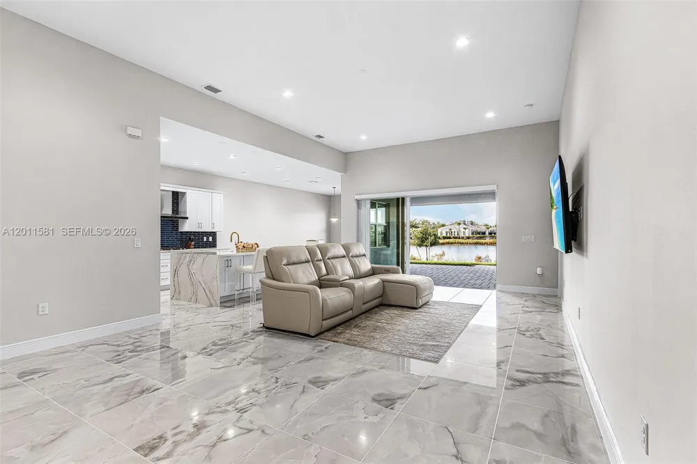 9087 Kite Ln Naples, FL 34114